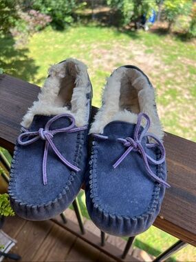 Ugg slippers women’s 7